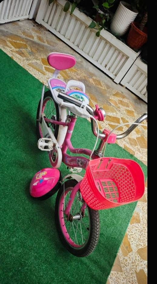 السلام وعليكم بيسكل للبيع  حجم 14 مع خوده استخدام قليل جديد بعدو  🚲 السعر 45 الف وبي مجال شي قليل


**إذا كنت صاحب هذا الإعلان وتريد حذفه لأي سبب، رجاءا أرسل رسالة إلى الدعم الفني**
