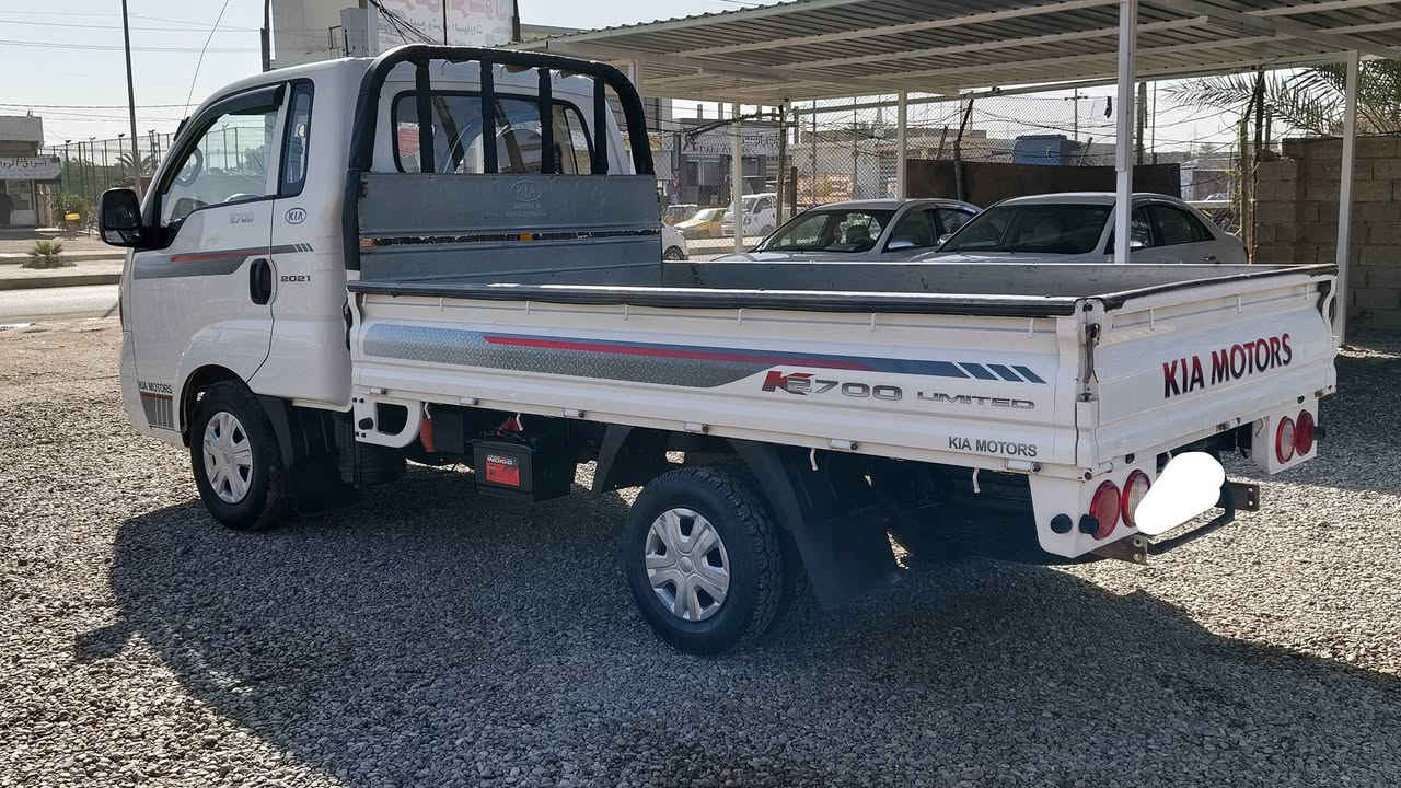 سلام عليكم للبيع كيه موديل 2018  رقم بغداد ألماني مشروع وطني تحويل مباشر مكفوله كفالة عامه شاصي بليته تخم تاير جديد صدر جديد مكينه لاتنقيص لا تبخير تبريد ثلج سياره جديد ومال جناي السعر 123 وبيه مجال للشراي قليل للاستفسار اتصل🗣📲📞
‏‪0770 750 7591‬‏
