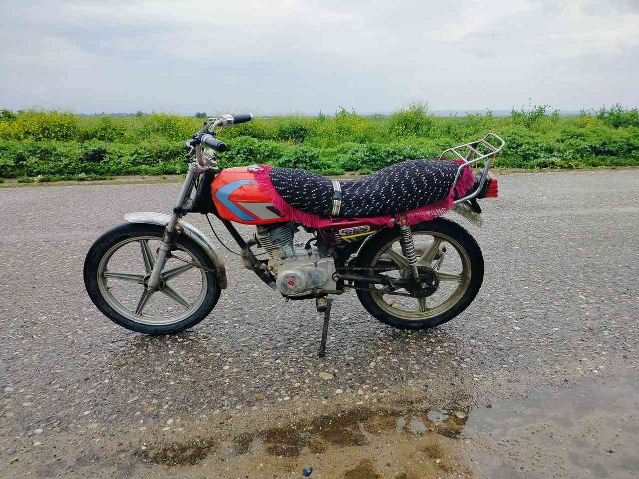 سلام عليكم دراجه للبيع المحرك مابي شي موديل 16 السعر 225 وبي مجال المكان خانقين قولاي للاستفسار خاص او اتصل ***********
