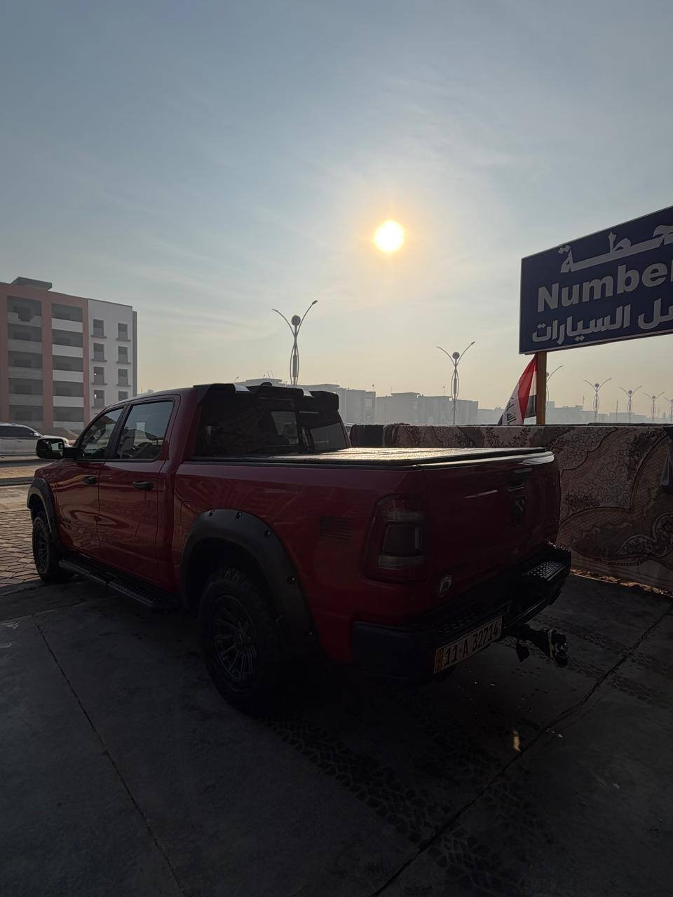 ‏🔥 للبيع دوج رام– Ram Trucks 1500 | موديل 2022 | Built to Serve Edition الخاص 🔥.                          1من اصل500نسخه فقط
‏
الفئه بيك هورن ايتورك V8,5700 
‏
‏الموديل: 2022
‏
‏اللون: أحمر مميز طماطي
‏
‏الممشى: 80,000 ميل
‏
‏الحالة: نظيفة جداً ومصروف عليها
‏المحرك والأداء
‏
‏نوع المحرك: V8 HEMI ايتورك
‏
‏السعة: 5700 سي سي (5.7 لتر)
‏
‏
‏الگير: أوتوماتيك – گير ماوس (Rotary)
‏
‏نظام الدفع: 4×4 دفع رباعي
‏
‏أوضاع الدفع: ثقيل وخفيف (4 High – 4 Low)
‏
‏الإضافات والتعديلات
‏
‏مرفعة احترافية: 2.5 إنج
‏
‏منظومة غاز: سعة 180 لتر
‏
‏تعمل على الغاز والبنزين
‏
‏المواصفات الخارجية
‏
‏جنوط أصلية خاصة بالإصدار
‏
‏إنارة أمامية LED
‏
‏إنارة خلفية LED
‏
‏مرايا كهربائية
‏
‏هيكل قوي ومتين
‏
‏المواصفات الداخلية
‏
‏كشنات جلد أصلية بحالة ممتازة
‏
‏شاشة معلومات
‏
‏نظام صوتي أصلي
‏
‏تحكم من المقود
‏
‏تكييف ممتاز
‏
‏أنظمة الأمان
‏
‏نظام فرامل ABS
‏
‏نظام ثبات إلكتروني
‏
‏وسائد هوائية
‏
‏نظام مانع انزلاق
‏
‏الحالة الفنية
‏
‏محرك ممتاز
‏
‏جير ممتاز
‏
‏نظام 4×4 يعمل بكفاءة
‏
‏جاهزة للفحص
‏
‏تفاصيل الحادث
‏
‏حادث خفيف في جاملغ عكس السائق والبنيد
‏
‏بدون شاصي بدون لغود
‏
‏الشاصي سليم 100%
‏
‏الضرر تجميلي فقط
‏
‏📞 للجادين فقط.*********** 
***********
