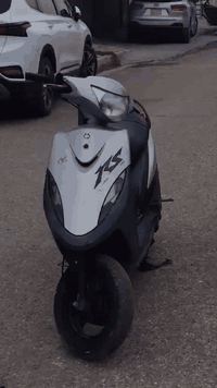 سلام عليكم
ماكس عدله 49 مكينه ناعمه مزوده كلجات شرط شلعه ومعدل ورميي فول دراجه نضيفه كهربائيتها شغاله عوزها بس باتري كفراتها الاصليه وملاح مكاني كوت شراي يتصل ***********
