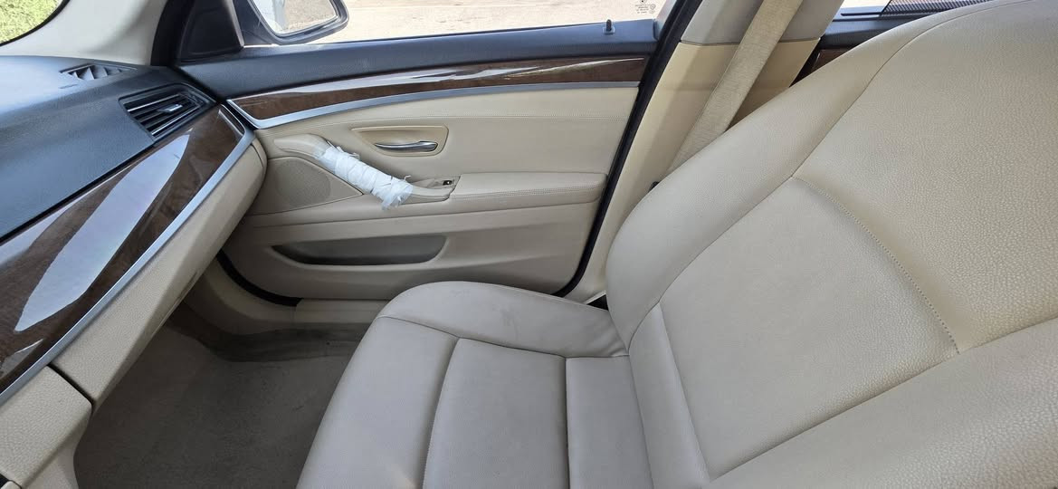 Bmw مؤديل2014ئه وڕوپى منفيست
سه ياره يه كى زؤر پاك و بێ كێشه يه توندو تؤڵه و بێ مسروفه هه موو شتێكى به شه رت ده فرؤشم
وه رگه ڕان و بڕانه وه و ليدراوو گێڕو مه كينه و كاره بايي نرخى(98$)
 ناونيشان...هه ولير*********** أربيل, العراق
