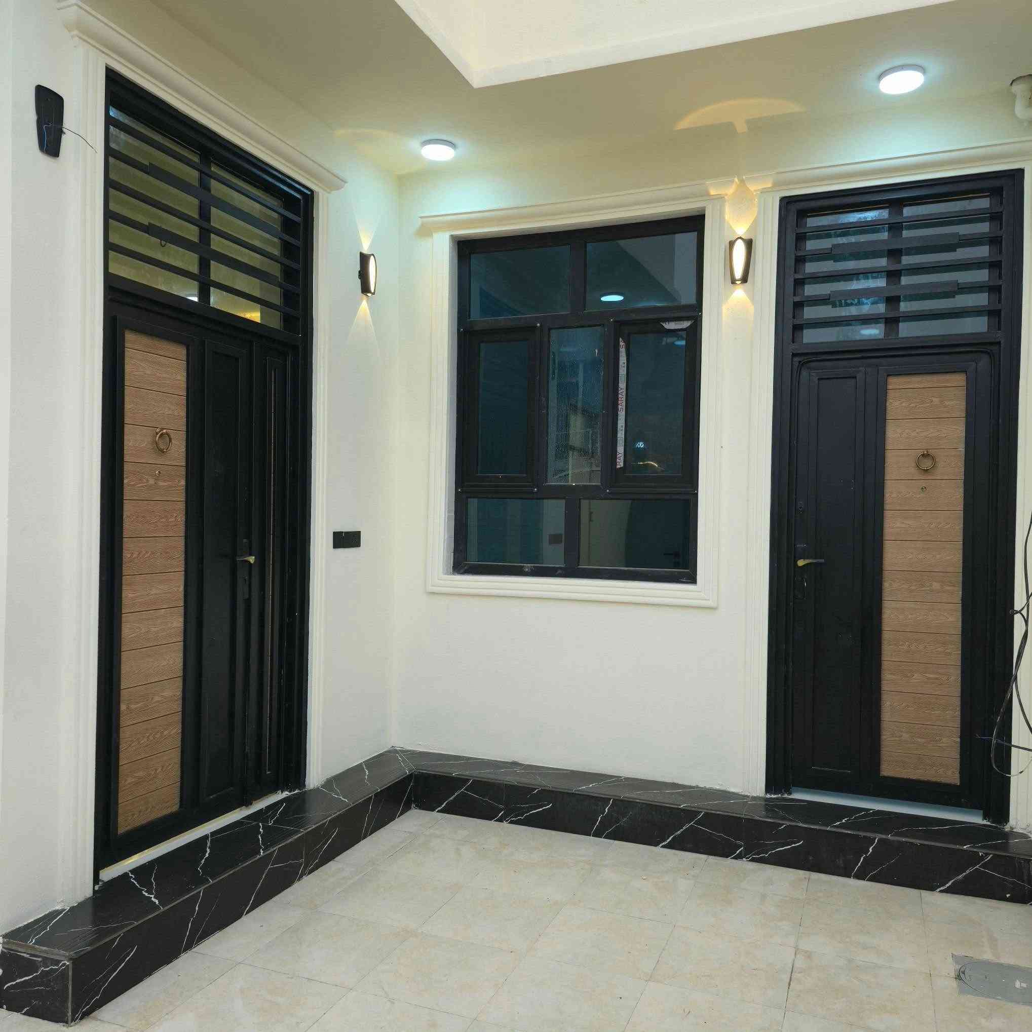 سلام عليكم بيت لبيع التقيه  ثالثه  خلف مطعم بغداد نزلت البانزين خانه زراعي سند ٢٥  مساحه ١٥٠ متر واجه ٧ونص ونزال٢٠ البيت 🏠  مقابيل البيوت طابو  
غرفتين نوم 
واستقبال
وصاله
ومطبخ 
وصحيات داخليه خارجيه 
جديد بعده مامسكون   مشمول بكل الخدمات  عرض شارع ١٥ متر
استفسار ***********
*********** وتساب
