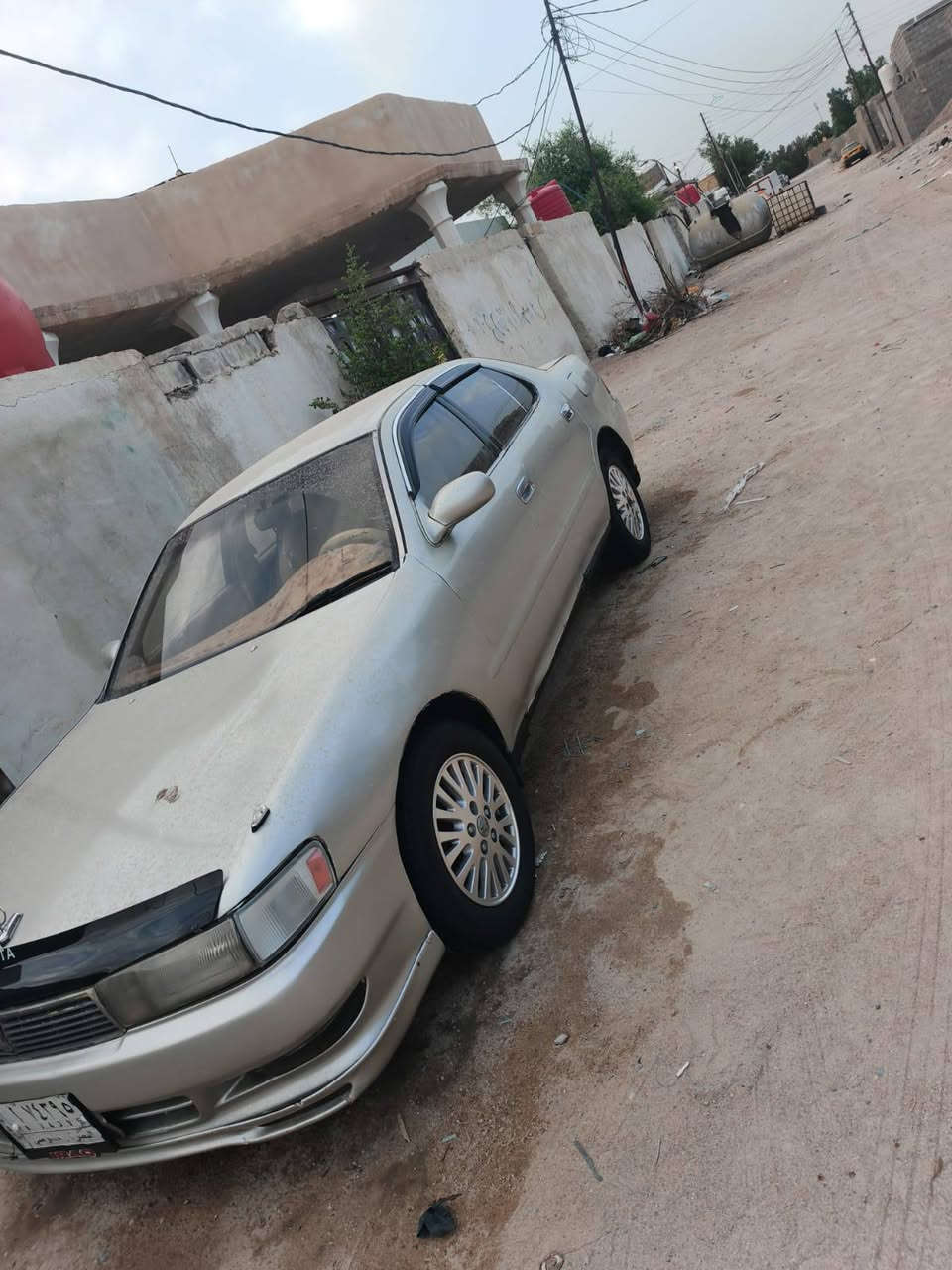 السلام عليكم سيارة كرستة نفخ للبيع موديل 94 مكفولة من الگص والنقل والضربة مكينة وكير ثنين ونص سنوية لي 26 وراعي السيارة جاري طخم تاير جديد حدادة جديدة تبريد شغال كهربائيات كلها شغالة السعر 40 وبيها مجال مكان السيارة البصر سفوان رقم صاحب السيارة ***********
