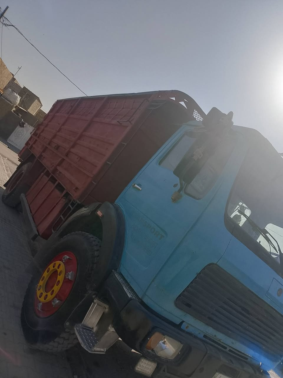 سلام عليكم للبيع البي موديل 79 رقم الماني 32شاصي مكفول كفاله عامه  محرك 25 كير 25             ***********.      ومروس بسياره زغيره
