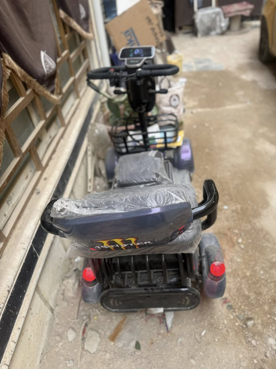 دراجة شحن كلشي شغال بيه كهربائيات كله شغاله والماطور مالته نضيف الدراجه متروكه بس كل اسبوع نشغله ونشغله ونطفيه علمود ميكعداً الباتريات السعر مليون و 100 الله شاهد احنه اشتريناها ب مليون و300 للتواصل الرقم *********** العنوان كربلاء بوبيات عامود 10
