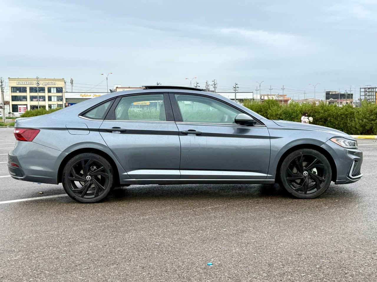 Jetta se 
مۆدێل ٢٠٢٥  قەپات مواسەفات فول ١/١ 
رەنگی نەفتی 
مواسەفات پانۆراما - بەسمە و شغال
- کوشن جلدو هیتەر -
رادار شاشە ئەلیکترۆنی- 
٣هەزار مایل رۆیشتووە
ڕادار ٣٦٠ پلە شەحنی مبایل وایەر لێس گوشن گەرم کوشن مساج
پێش و پشت و هەموو گیانی کەپس بەشەرت ناوی نەگرتووە بەس ئیرباکی سوکان سیستەمە هەمووی بیلادیە  یەک گڵۆپی دەشبول ئیش ناکات بەشەرت 
کوشن کارەبا 
ناو دوو ڕەنگ ( ڕەساسی و ڕەش ) 
ڕادار پشت و پێش و ئاوێنەکان 
شاشەو کامێرا 
گێچ ئەلیکترۆنی 
‏  Auto Hold -Auto Stard-Auto Stop -ECO
لایت و بەگ لایت لید 
ویل 18 
 زۆر مواسەفاتی تر      
مەکینەی 1.5  turbo گێڕو مەکینە بەشەرت 
  ***********
*********** واتساپ+ڤایبر أربيل, العراق
