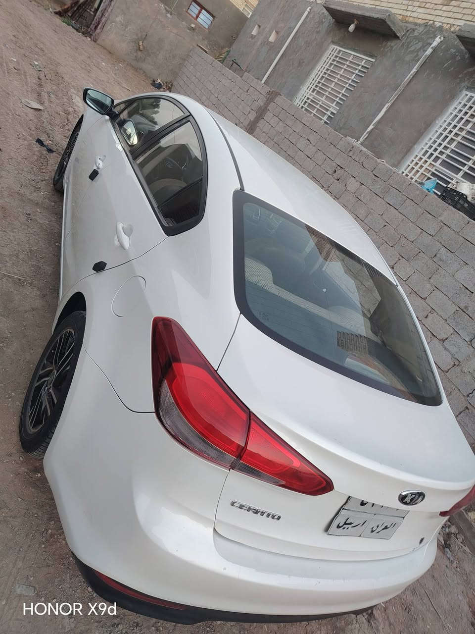 السلام عليكم سيراتو 2017 للبيع مكينه 1600 مكفوله عدا البنيد صبغ وباردات بسيطه شوف العين السعر 120
***********
