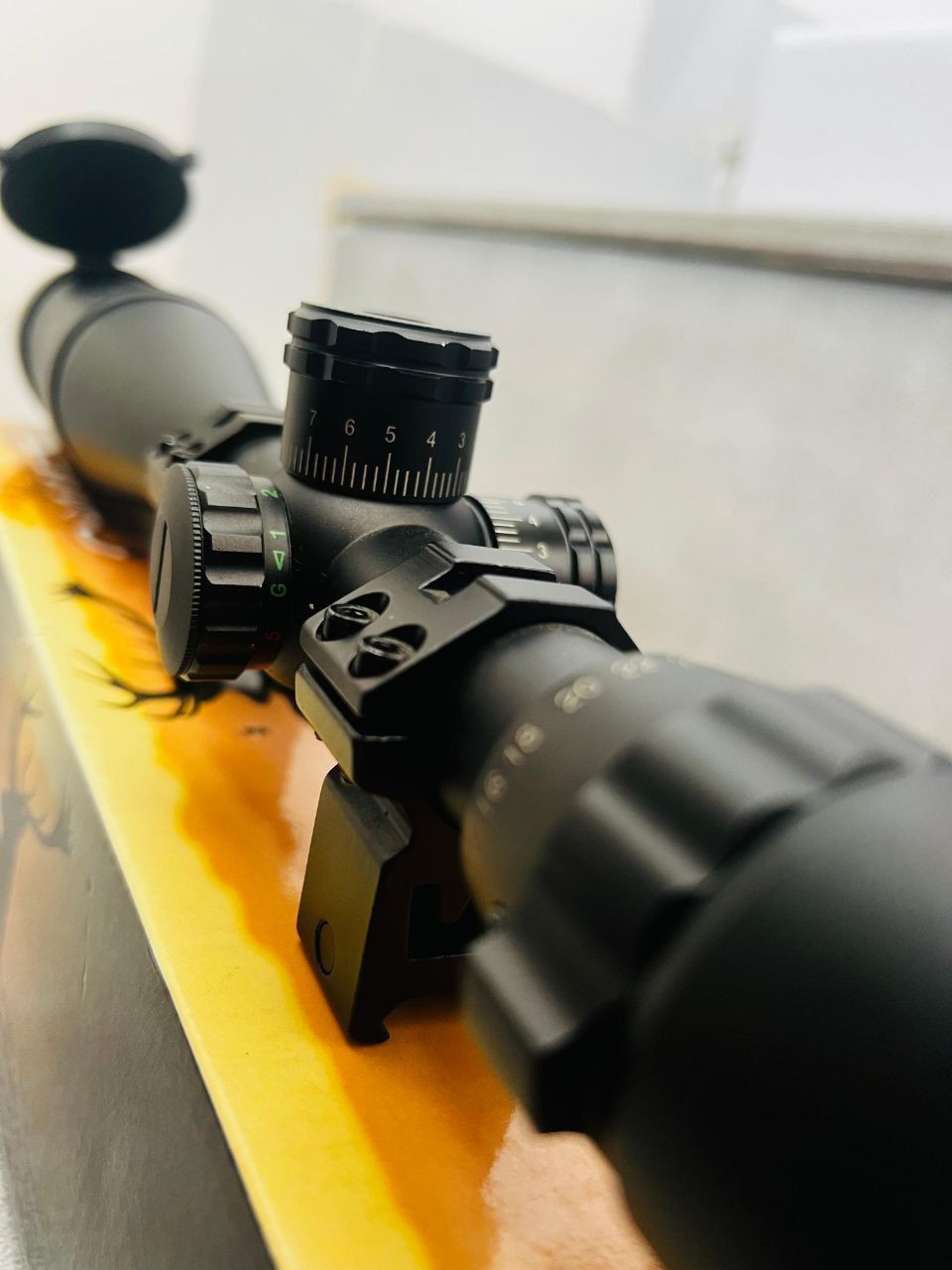 العلامة: COMET
الفئة: Professional Airgun Optics
الاستخدام: بنادق هوائية (PCP – سبرنغ – غاز رام)
أبرز المواصفات الظاهرة:
عدسة أمامية كبيرة (غالبًا 50–56 مم) → تعطي إضاءة أفضل خصوصًا آخر النهار 🌅
زوم متغير (واضح من حلقة الزوم) مناسب للرمي من مسافات قريبة إلى متوسطة
برج ضبط علوي للارتفاع
زوم 6*24*44
 (Elevation) + جانبي للانحراف (Windage)
جسم ألمنيوم قوي، ومذكور على العلبة:
مقاوم للصدمات
مقاوم للماء والضباب
مملوء نيتروجين (Nitrogen Purged)
يأتي مع حلقات تثبيت جاهزة


**إذا كنت صاحب هذا الإعلان وتريد حذفه لأي سبب، رجاءا أرسل رسالة إلى الدعم الفني**