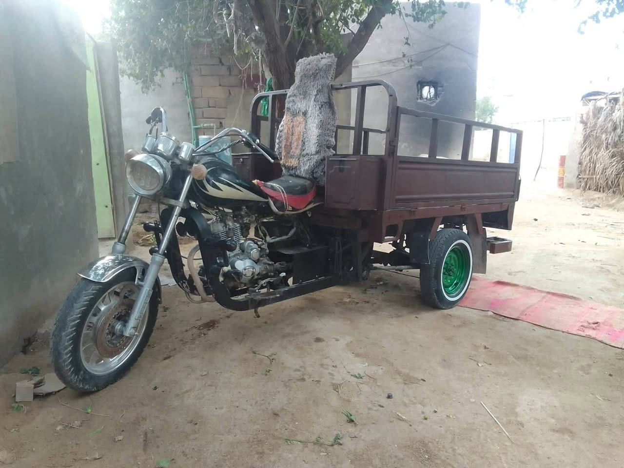 ستوته للبيع مديل 18 كلك
شاصي كفالة عامة محرك 22 زوج تايرات خطة 
كهربائيات كاملة مكاني مشخاب ***********
سعر 800 وبيها مجال وترهم مراوس
