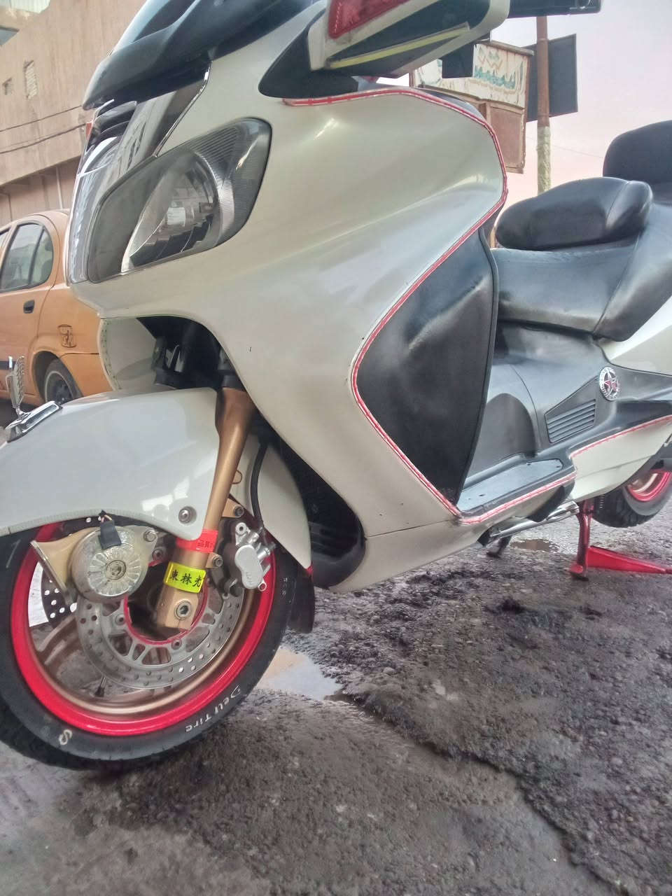 السلام عليكم للبيع سكاي 650 ومكاني بغداد الدوره السعر خاص هذا رقمي ***********
