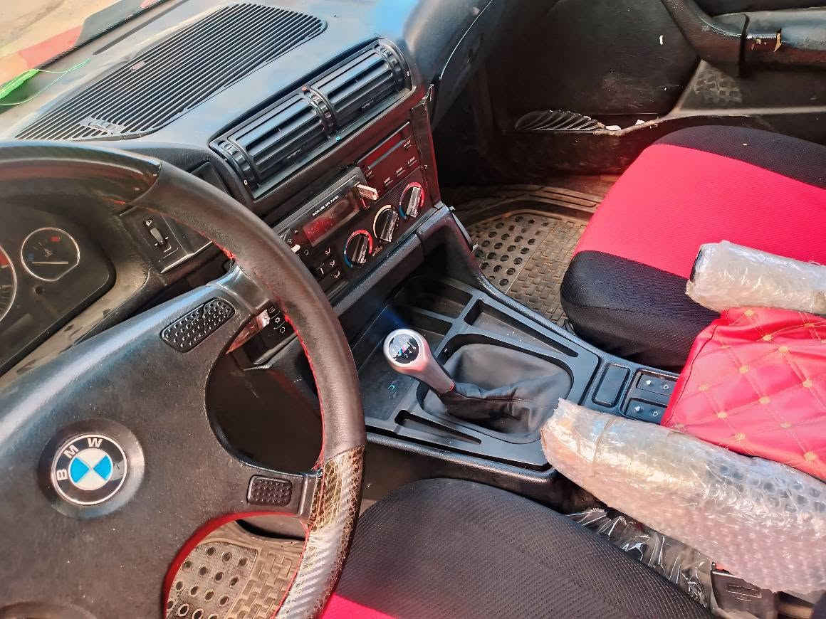 BM
1990
520
گێر عادی  سیاری  جوان و قەشەنگ 
بێ مەسرەف .
زۆر ئقتسادی  بنزین هەر زۆر کەم ئەخوا 
سلایت نیە 
پیشی  چەمپ ی هەیە .
کارەبایات  ی  کامل ئیش کات 
گێچ ی بەنزین و هەموو گێج ی  ئیش کات 
تایەو پاتری  شازی لەسەرە  
تا  بڵێ ی   بەقوەت و سەریعە  
تەبریدی  گەرمی بەشەرت   
تەبریدی  ساردی  نوقسانیکی  هەیە   
لایت  ئەلقەو  زینۆن  
بلاچکتۆر  سکن   زینۆن  
ماشااللە  ناو  و کوشن  و  بەرەدەرکەی جوانە 
9 وەرەقەی   غرامە  لەسەرە   باش معامەلە  بۆت ئەگێڕمەوە .
بەشەرتی   تحویل و وەکالە   
گۆرینەوەش  ئەکەم  بەشتێ   بەدڵم بێ   ... 
چاوتان  ماچ  ئەکەم   ...... أربيل, العراق


**إذا كنت صاحب هذا الإعلان وتريد حذفه لأي سبب، رجاءا أرسل رسالة إلى الدعم الفني**