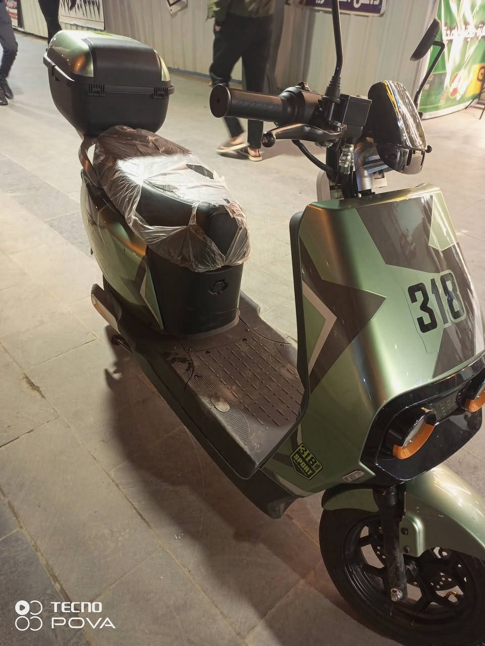 السلام عليكم دراجه شحن للبيع 318 6 بطاريات الشحنه الوحده تمشيك 45 كيلو السرعه الحقيقه 60 السعر 550 الف دبل سويج و دبل بصمه الماطور نضيف حيل


**إذا كنت صاحب هذا الإعلان وتريد حذفه لأي سبب، رجاءا أرسل رسالة إلى الدعم الفني**