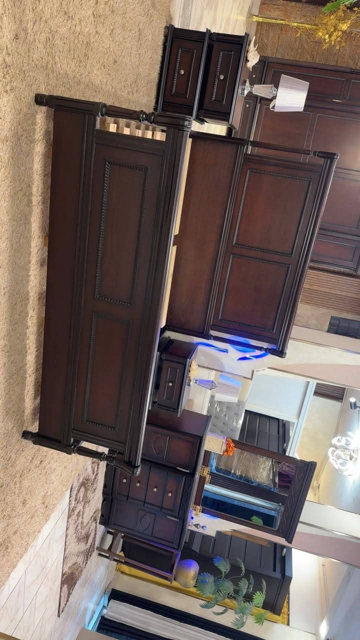 غرفة نوم ماستر 🛌 فاخره و فخمه جداً ✨
خشب لاتيه 18 اندونيسي و زان بالكامل🪵
 ( 5 قواطع ) ✅
استعمال بسيط بحال الوكاله . 
(( بسعر مغري جداً 💵 )) 
الغرفه فل كوالتي ✨الله يبارك لصاحب النصيب 🤍


**إذا كنت صاحب هذا الإعلان وتريد حذفه لأي سبب، رجاءا أرسل رسالة إلى الدعم الفني**