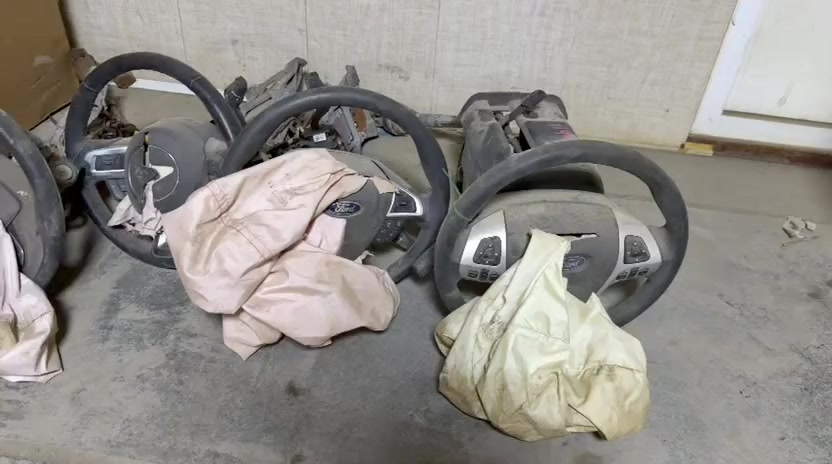 السلام عليكم
محلات النسر الذهبي
وصل وجبه أدوات فورد (جمله /مفرد)
1_دبات ماء⭐
2_مراوح⭐
3_مشط كهربائي⭐
4_شوته⭐
5_درايم شفت⭐
6_بك لايت⭐
7_لايت🔦
8_اذان محرك🛸
9_قواعد فيوزات📟

الحجز او الاستفسار
📞📞☎️*********** علي فورد
