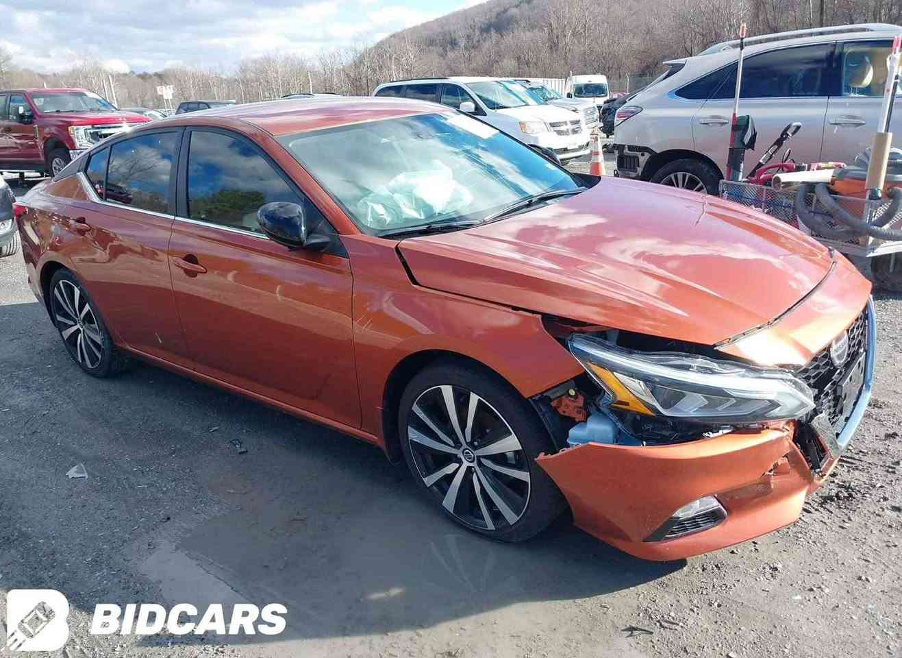 سلام عليكم
نيسان التيما 2022 sr بدون سلايت رقم شمالي محرك 4 سلندر 
السياره حادثها بس دعاميه تقرريها موجود السياره نظافه 95 بل ميه ماشيه 120 km كير محرك شرط السياره ע دواخل ولا بدنه 
مكان سياره كركوك *********** سعرها 178 وبيها مجال السياره مو مال معارض استخدام شخصي
