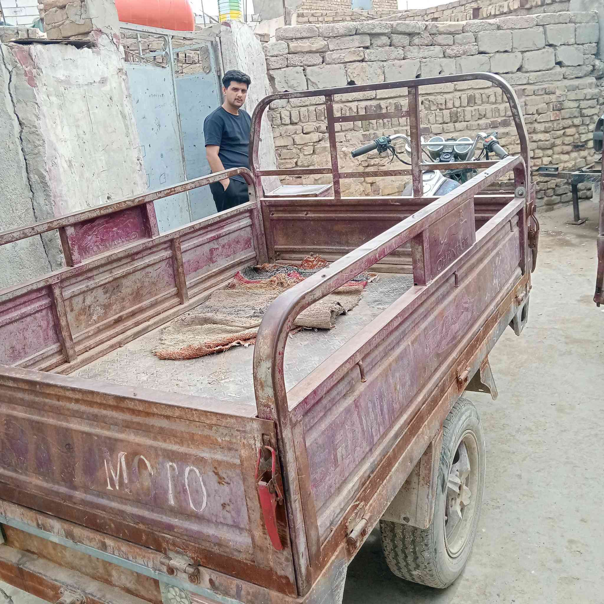 سلام عليكم ستوته موديل 17مكان بابل طمهمازيه محرك جديد 25 مكلف بل نشر وهذا أوراق اصوليه سعر 1250 وهذا رقم راعيها ***********
