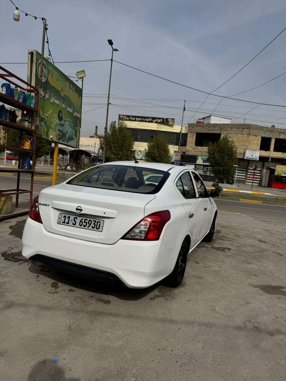 السلام عليكم نيسان سني هندي موديل ٢٢ للبيع السعر ١٠٥ وبيها مجال كير محرك مكفول ماشيه ١١٥ 
صبغ جاملغ خلفي وبنيد مبدل بدون دواخل 
بغداد حي العامل 
هه ***********

