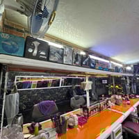 غراض محل حلاقه للبيع غراض محل حلاقه للبيع الي يريدهن يتصل على الرقم٠٧٧...