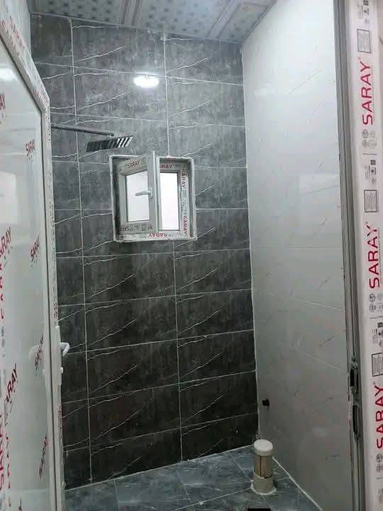 دار للبيع ١٠٠م طابو منطقة ٥٥ قرب صيدلية القاضي بناء حديث صفر يتكون ستقبال غرفة نوم مطبخ وصحيات وكراج السعر ٦٨وبيه مجال للإستفسار الاتصال *********** مراجعة مكتب النيل2 سايدين كوباني
