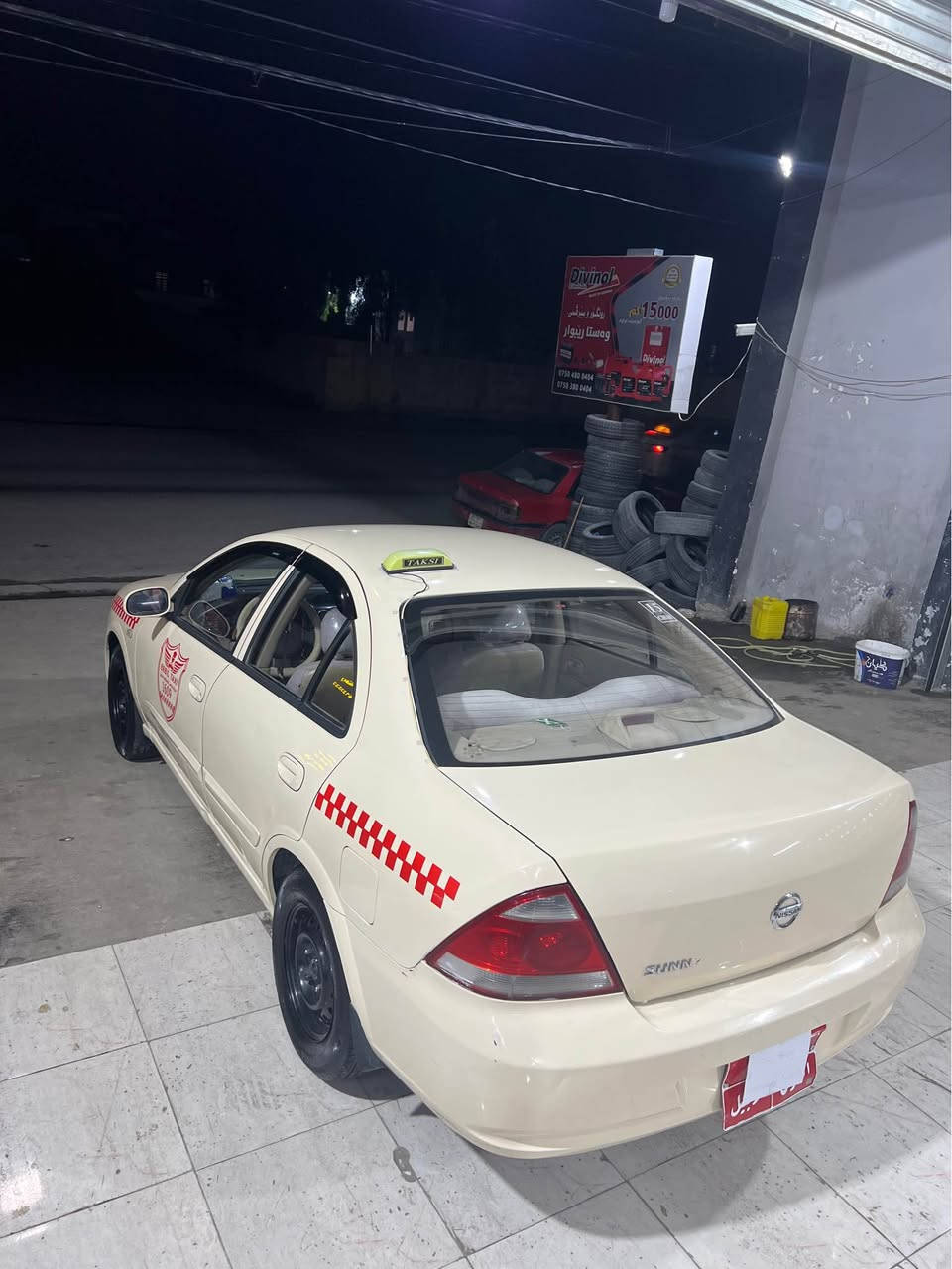 نیسان سەنیی کۆری ٢٠١٢مەکینە بیلاد بەشەرت گێر حادی  سێ چوار جێی تەحدیلە  نیوو دۆسەی   سبغ جەمپێکی خەفیفی پشتی هەییە ناوخورفەی دەستور سلێمانی  *********** أربيل, العراق
