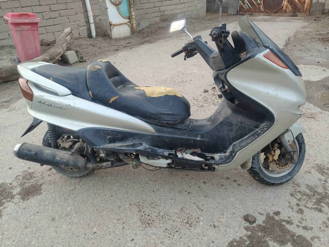 السلام عليكم شباب دراجه ماجستا للبيع باتري جديد دراجة كلشي شغل بيها محرك 250cc مكان  قضاة المدينه سعر350 بيها مجال لشراي ‏‪0 785 206 3234
