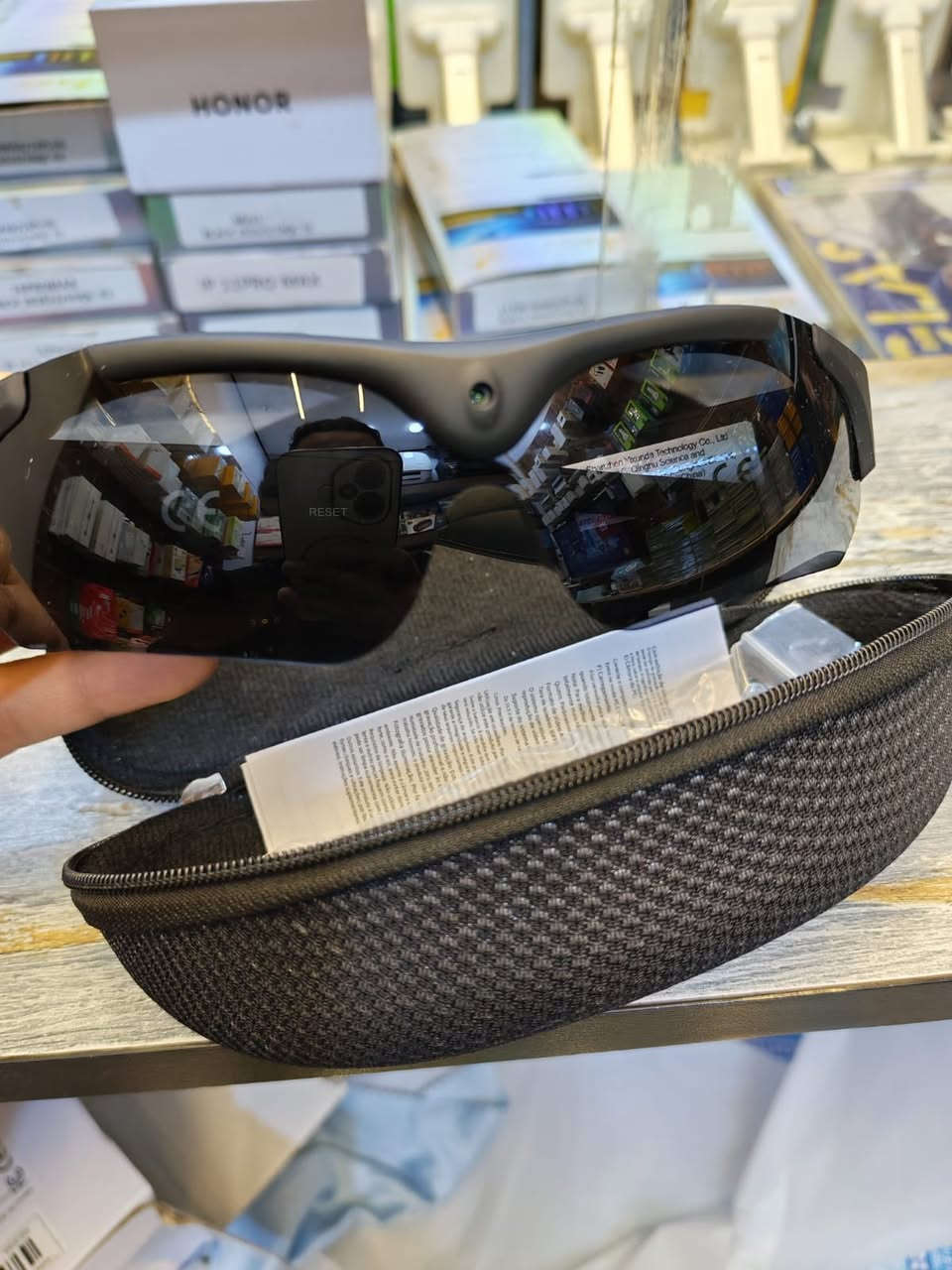 السلام عليكم
نضاره دراجات هوائيه كاميرا اتصال رام 64 وياه جديد 
قيم وخذ 
***********
