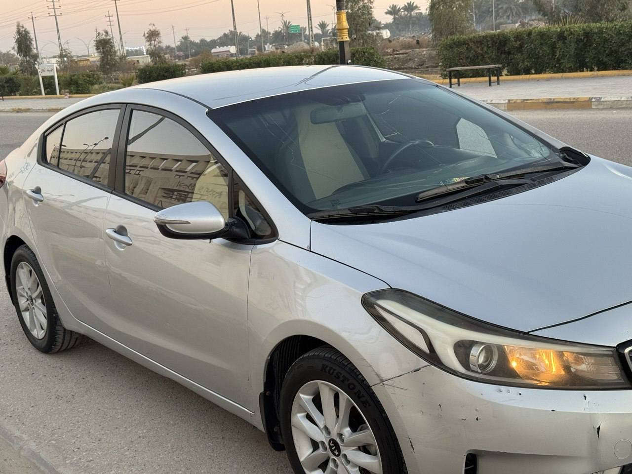 للبيع او المراوس سيراتو 2018 رقم مثنى تحويل ثاني يوم كفاله عامه من الفتح والتبديل و الصبغ و المعجون فقط بيه شخط بارد بسيط
مواصفاتها
 تحكم جهتين اشاير بالمرايه خمسه ويل كب حافظه داخليه ابلاجكتور وبعد بيه مواصفات 
الاستفسار الاتصال على الرقم ***********
