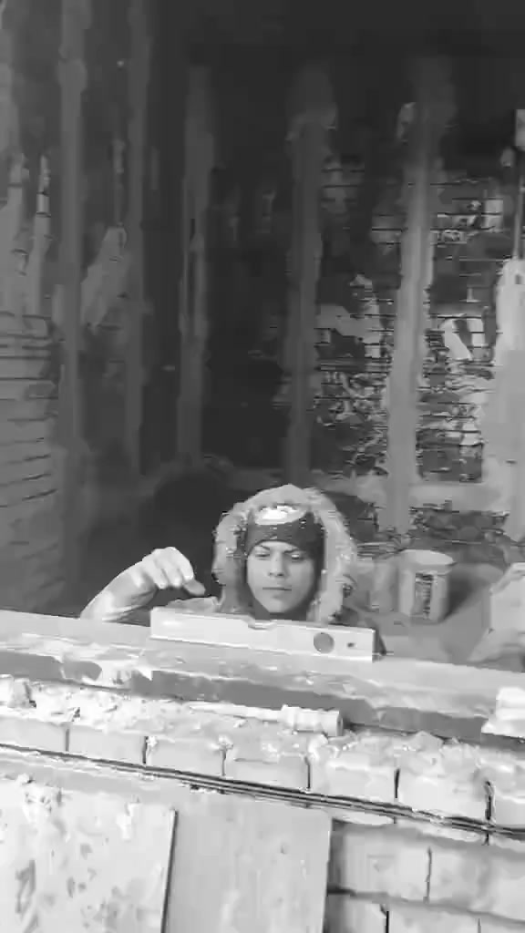 السلام عليكم ورحمة اني خلفه لبخ سمنت وجص وبورك وتطبيك سيراميك وكاشي متفرق حالين واشتغل بكل مكان بغداد الي محتاج يتصل ع الرقم *********** واتس اب مكاني بغداد المحموديه
