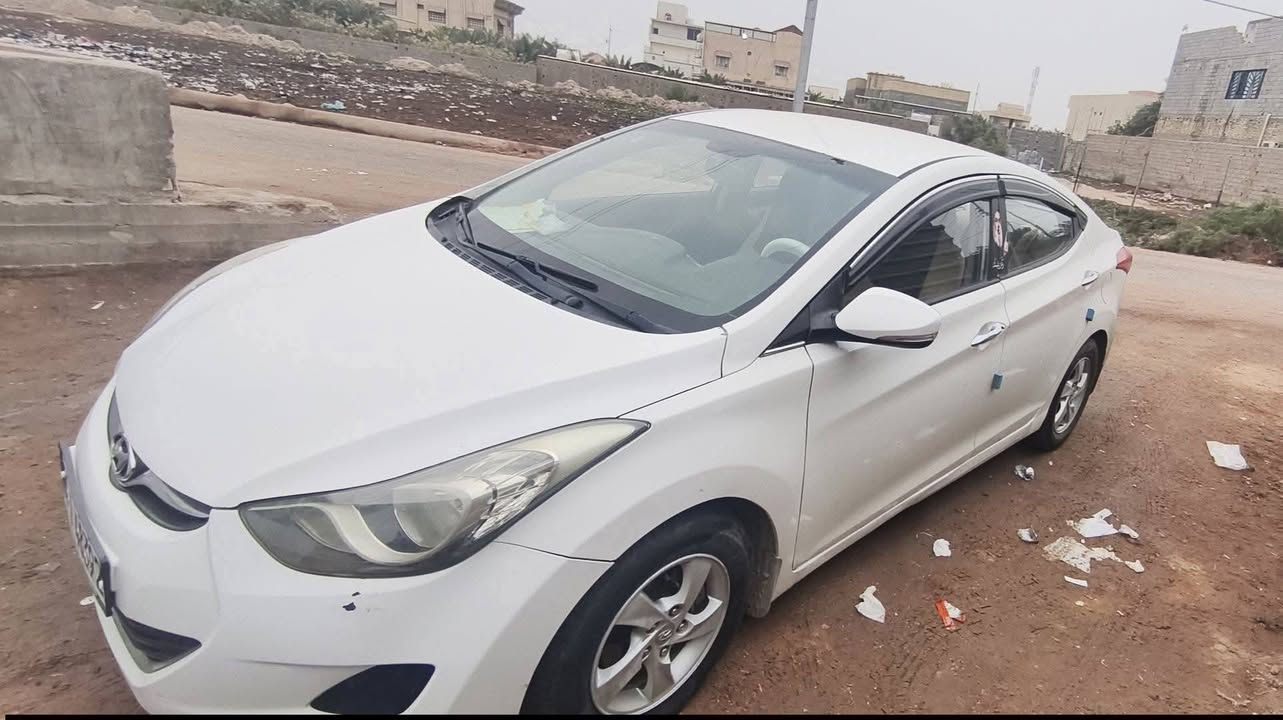 السلام عليكم النترا مديل 14 متومه13 كير محرك فول محرك1600 بيها نظام ايكو مرايات شفط بيها سستم صوت جديد فول بصمه تقفيل عند بعد وفتح شاشه جديده داخل لمس تايرات جديده ورا زوج شادلها +تبريد شغال +تدفىه. سعره 52وبيها مجال بسيط او مراس السياره مكاني. البصره +ترهم مراوس حسب قناعه. اتصال‏‪0785 503 6781‬‏
