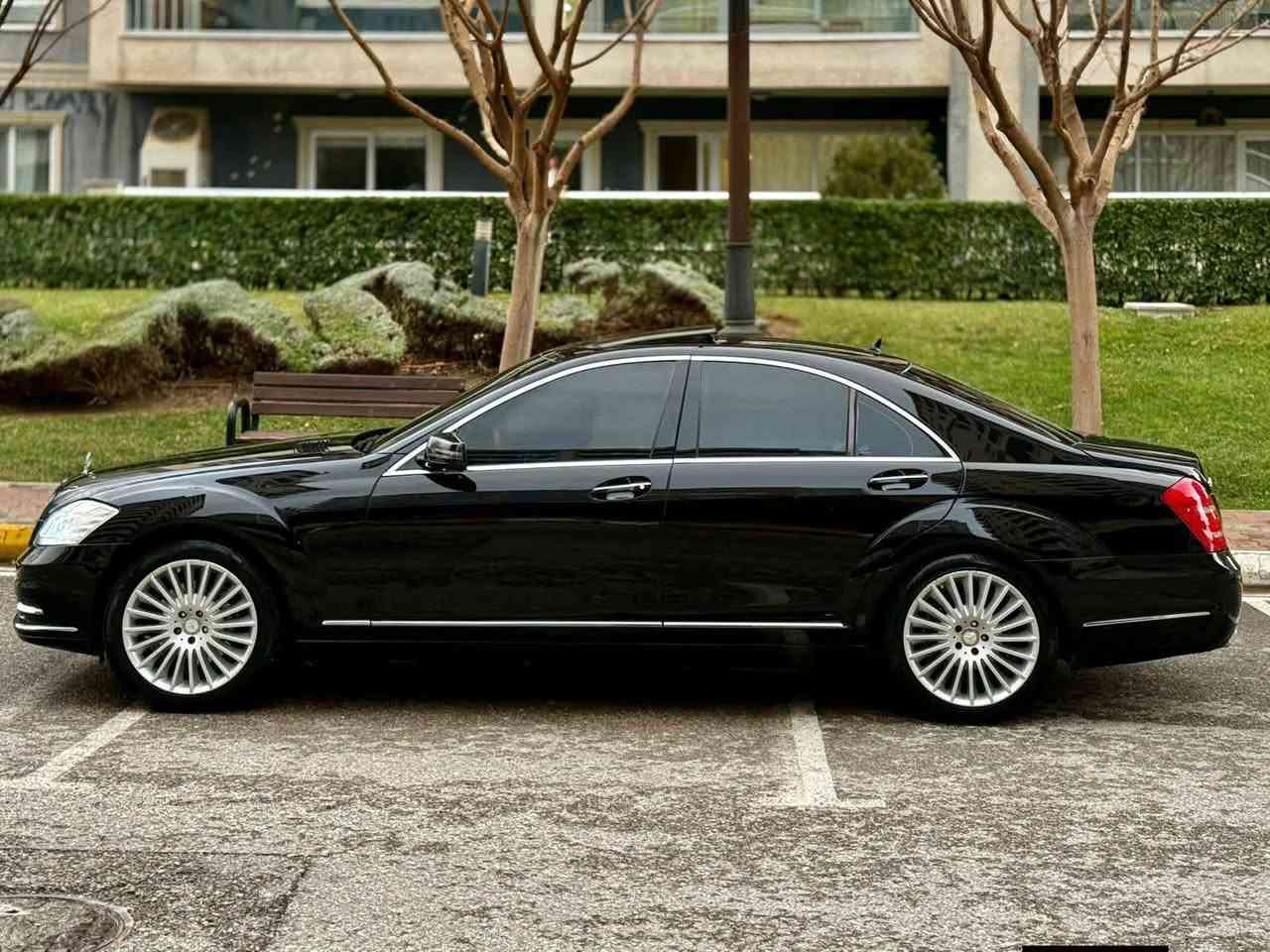 مارسيدس ايس كلاس S350 موديل 2010
سياره فول مواصفات جديد
مواصفات خليجي محرك 6 سلندر ظمان محرك وگير بشرط   ما مفتوح 
ويل طايرات اصلى جديد اشتريته
مواصفات    ابواب صغير  سلايد    خمس بردات       اوتو استوب    باركين   داخل فورميكا   شاشات   كامره   تلفون   قاصه    كشنات متحرك   ابواب سحب و شفت اوتو هولد   صندوق شفت وسحب   كشنات مساج   حساسات امامي والخلفي   كشنات واستيرن كهربائي    كير استيرن   سيدي بوكس   6   CD بلاد مع كثير من مواصفات اخرى   

 واحد جملغ صبغ بدون شخوط بدون رصعات  كله بشرط  سياره باقي عله وظع كل غراضه بلاد مامفتوح  مکفول
سياره فول فول  سياره من دعاميه للدعاميه مابيها دينار مصرف   جديد مسويله سيرفز من شركه مابيها اي خلل كهربائي وكير ومحرك شرط  
رقم سليمانيه اصولى  سنويه  جديد   كله جديد سياره
عنوان :سليمانيه

رقم صاحب السيارة 
***********
