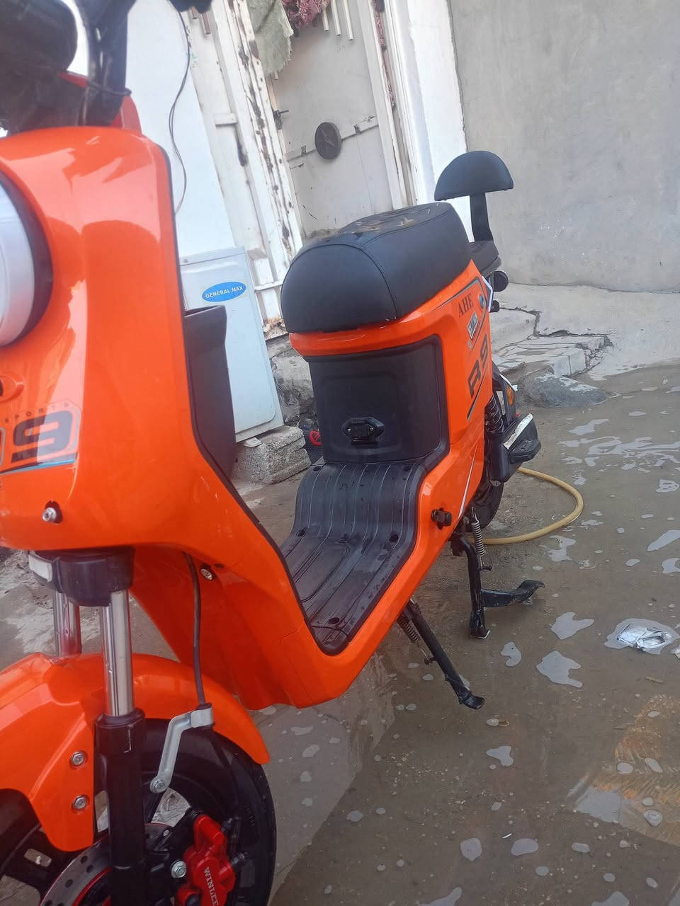 درجه R9
موديل 2026
درجه نضيفه وكلشي مابيه 
اربع نمر
سرعه 70حقيقي وبلشاشه 109
درجه من شركه الولي المعروفه
تمشي الشحنه الوحده 40
فول موصفات السعر 550 بيه مجال قليل


**إذا كنت صاحب هذا الإعلان وتريد حذفه لأي سبب، رجاءا أرسل رسالة إلى الدعم الفني**