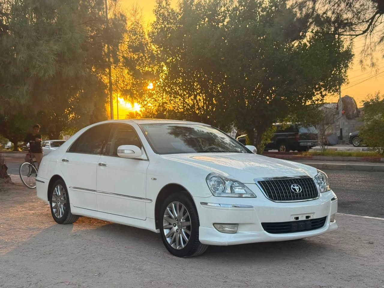 سلام عليكم 
ماجستا للبيع فقط 
رقم بصره قرار 102 تسجيل جديد بأسمي 
لون ابيضّ صدفي 
موديل 2005 
فول مواصفات 1/1 الاخير 
5دكم 
3بردات 
ثلاجه 
تبريد 3 قطع 
فتحه سلايت 
جلد اسود ملكي 
داخل صاج احمر 
جوبلسات 
تبريد ثلج 
باقي تفاصيلها خاص 
مكان السياره بصره 
السعر اتصل وتدلل 
*********** 
ملاحضه مكلف بلنشر اي ستفسار اتصل
