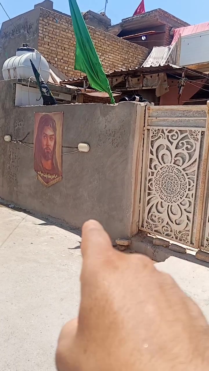 السلام عليكم بيت للبيع في منطقة الحسينيه السكلات بل13شارع المدارس قرب اسواق هيثم 86م 100واقع حال قاطين البيت مربع ثالث بيت عل ركن السعر 60وبي مجال (***********)
