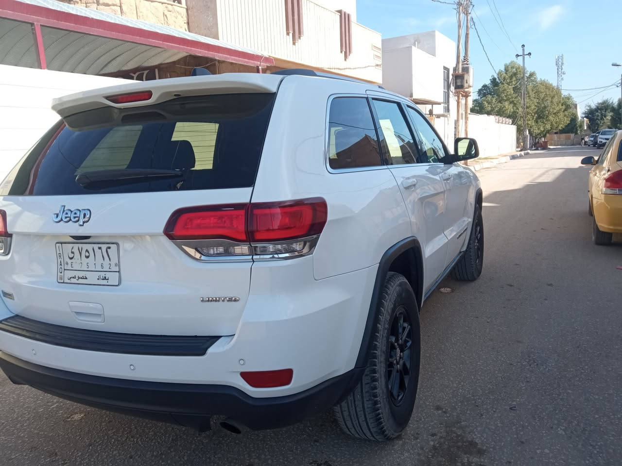 سلام عليكم بيع ومراوس جيب مديل 2020 ماشيه 73 فول عدى الفتحه فور ويل رادار تحديد مسار توقف ذاتي حساسات جرص ب 120 السياره تخبل بيها 4 قطع صبغ بدون دواخل مكينه 6 سلندر السياره جاهزه حداديه تبريد تدفئه تخم تاير مكينه كير مكفولات رقم بغداد مداور شوكت ميعجبك السعر 220 وبيها مجال مكانها كربلاء طويريج ***********///// ***********
