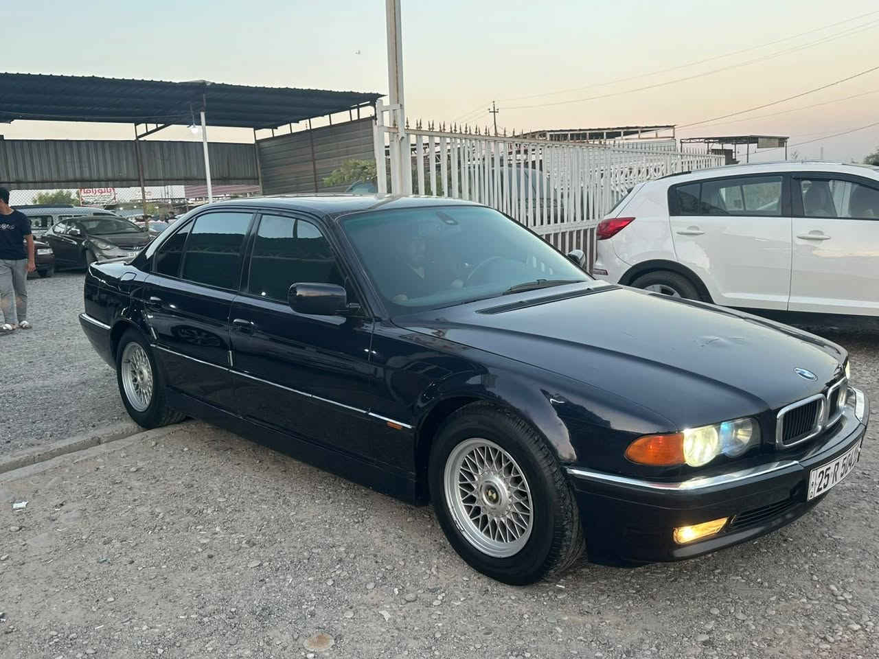 بي ام دبليو ٧٣٥ مكنيه ٨ سلندر كاسحه سياره مكينه كير تبريد كلها شرط سياره بيه صبغ جاملغ موديل ٢٠٠٠ سعرها ٨٣ مكاني موصل برطله ***********

