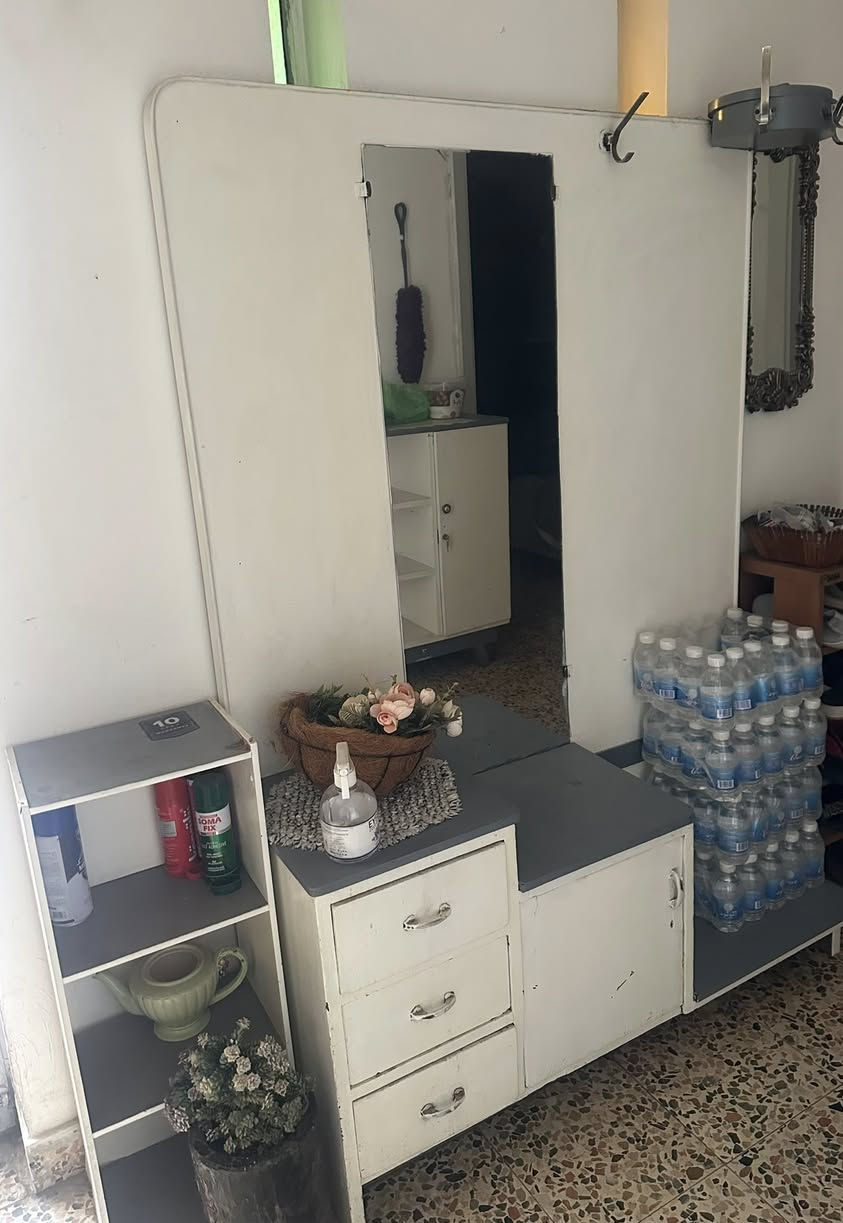 اثاث للبيع.
عنواني بغداد / الكرخ


**إذا كنت صاحب هذا الإعلان وتريد حذفه لأي سبب، رجاءا أرسل رسالة إلى الدعم الفني**