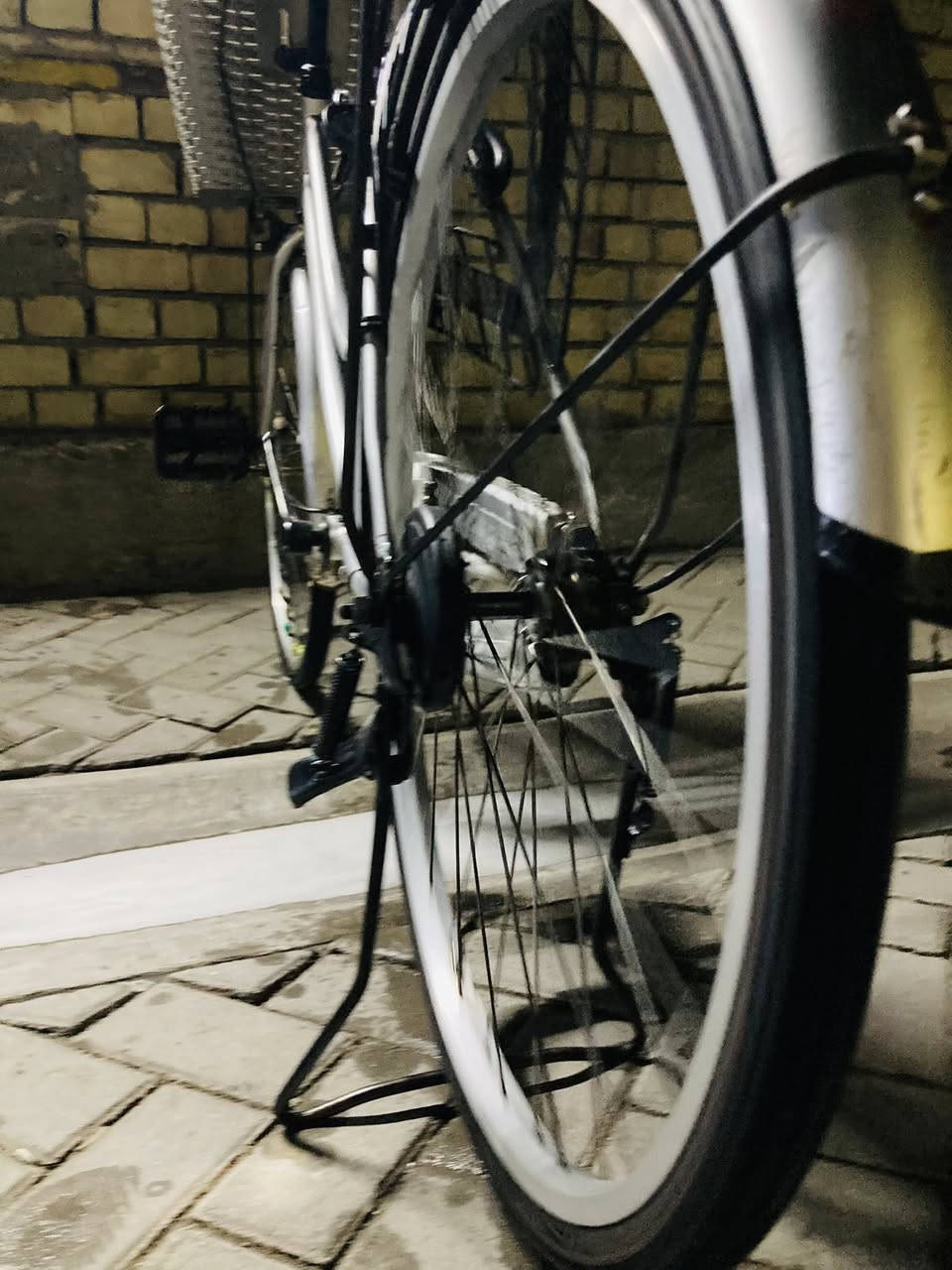 سلام عليكم ورحمة الله وبركاته بيسكل البيع بناتي حجم ٢٦مكان الرشاد السعر 55قفل الرقم ***********
