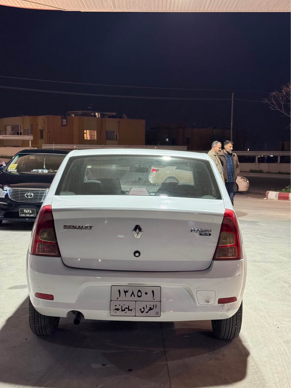 سلاو سه ره تا به ناوى خواى گه وره 
رينؤ مؤديل 2011 ئؤتؤماتيك بيمه سره ف 
گيرومه كينه وكاره باى به شه رت 
سه ياره كه زؤر پاكه مالى دؤسته 
١ ده رگاى بؤياخه پيشودواى ده عمى نيه
رؤنوهايدرؤليكى تازه گؤراوه هى مالى خؤمه 
سه عرى 59$ كه مى مه عامه له يه 
ژ.م *********** السليمانية, العراق
