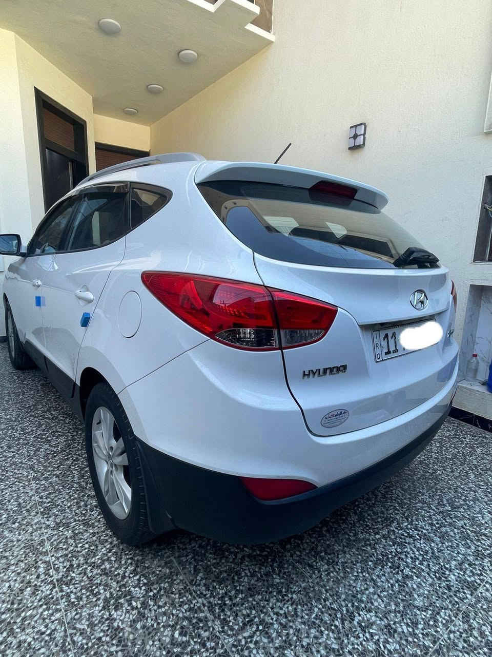 للبيع توسان موديل 2013 وارد خليجي
السياره جديده وجاهزه محرك وكير كفاله ماشيه 94 تبريد ثلج تخم تاير جديد 

رقم بغداد الجديد بأسمي تحويل مباشر 

بيها صبغ قطعتين جاملغ وباب السائق بدون دواخل باقي السياره كفاله 

 السعر 143 وبيها مجال 

للأستفسار ***********

عنوان بغداد
