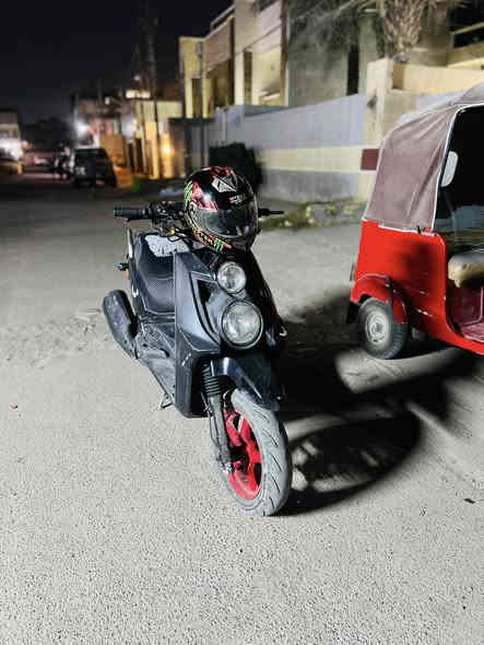 سلام عليكم دراجه رمبه اني منزلهة عله ايدي صالي 3 اشهر 
اي عطل مابيهة ولا نقص ولا تاخر بالتشغيل اديرله كله محسن ودهن امزويل مكاني بغداد جميله قرب فلكه 83 سعر بمليون و300 وبيهة مجال بسيط للشراي وهاذا رقمي ***********
