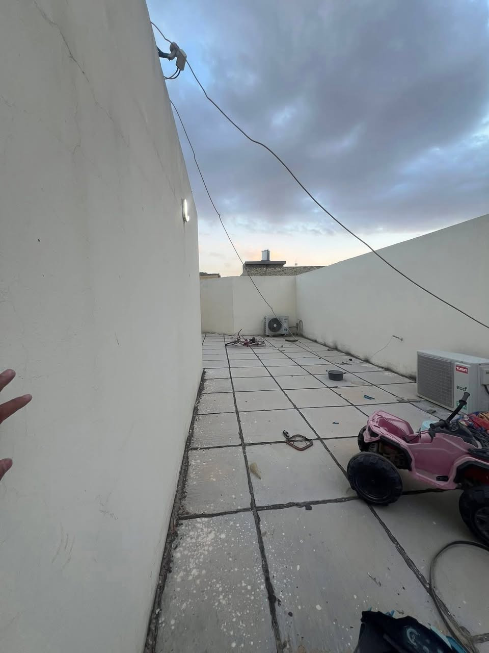 دار 200متر في النجف  حي الجزيره منطقة الطاقه قريب جدا على شارع سلام جزيره قرب المستشفى الالماني 
للبيع 
الدار طابق واحد يتكون غرفتين واستقبال مفتوح على الصاله ومطبخ حار بارد البناء درجه اولى جناي الدار جداً متعوب عليه
الصور توضح كافة تفاصيل العمل 
للاستفسار 
***********
