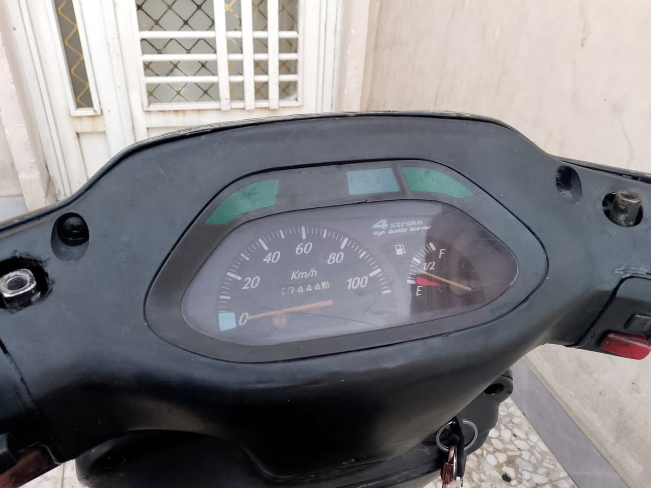 دراجة فضائي سرعتها 100 ياباني ام البليته مكينتها حيل ناعمه ابلاديه نكره سلف هندر كهربائيات كلها شغاله اوراقها كامله السعر 300 العنوان الشعب التلفون ***********
