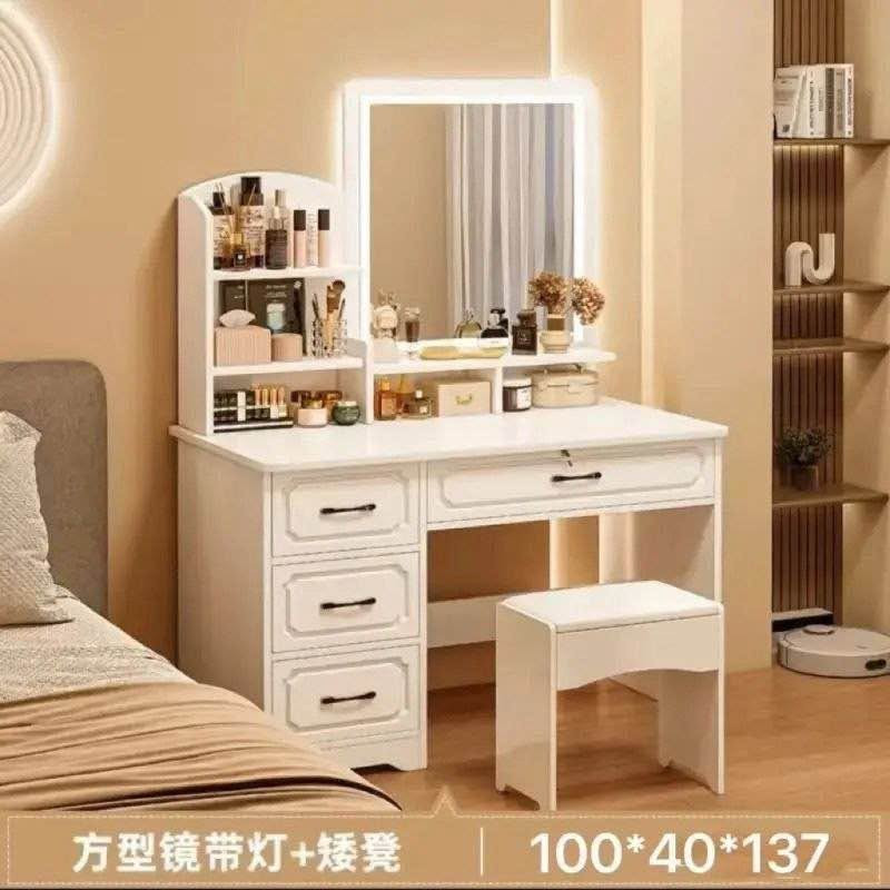 #سارع_بالحجز_ #الجميع 
💄✨ ميز تسريحة بتصميم كلاسيكي مع طابورية – فخامة التفاصيل تبدأ من هنا!
أضيفي لمسة ملكية إلى غرفتك مع ميز تسريحة بتصميم كلاسيكي فاخر، يجمع بين الأناقة والراحة ليكون ركنك الخاص للجمال

للحجز والاستفسار مراسله الصفحه او اتصال واتساب*********** بغداد, العراق
