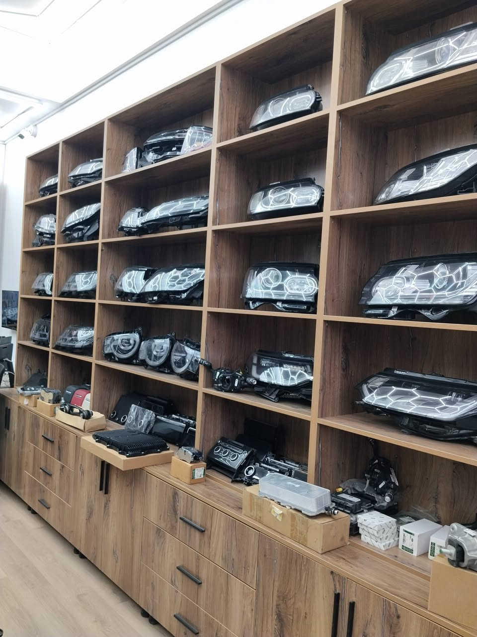 AUTO LAND
قطع غيار رانج روڨر مستعمل وجديد معسكر الرشيد مجمع المكارم
***********
