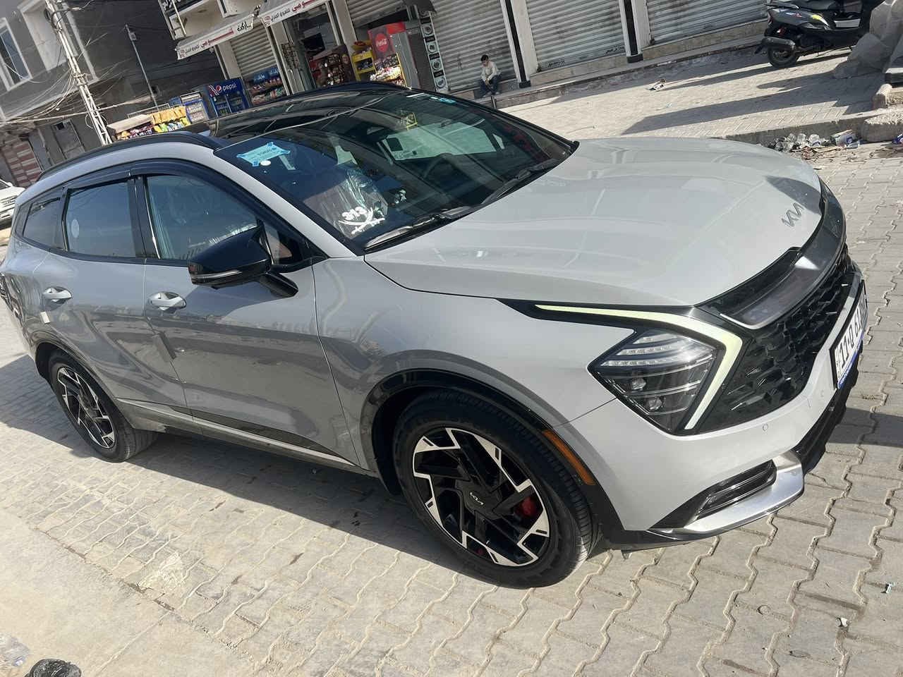 سلام عليكم كيه سبورتج برستيج فول الاخير الون سمنتي موديل 23 ماشيه 48كلش جديده وحلوه الحادث قطعه واحده  العنوان بغداد جميله رقم الهاتف ***********السعر 238
