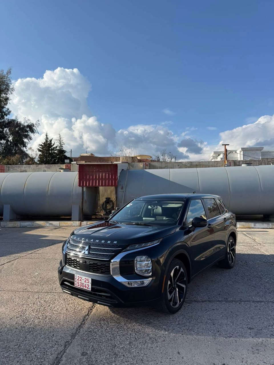 السلام عليكم 
للبيع فقط 
ميتسوبيشي اوتلاندر 2024

ماشيه 26 ميل
محرك 2500 / 4 سلند

مواصفات (se) لون اسود 
كشن هيتر تبريد تدفىة كشن كهربائي ويل كروم كاميره 360 درجة صندوك شفت سيارة فول بس بدون فتح بدون دبل
سيارة (2) قطعة ونص صبغ بدون دواخل شاصي بدنه شرط ترقيم شرط سونار رقم شاصي موجود
تترقم شمالي (دهوك) باقي (40) يوم للرقم 

سعر(184) 
رقم هاتف  *********** واتساب 
مكان السيارة (عقرة) أربيل, العراق
