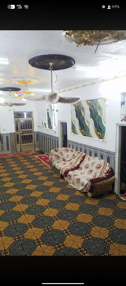 بيت للبيع نهايه شارع البريد زراعي. ٧٠٠ متر  بي اربع غرف مطبخ صاله ١٤ متر صحيات بي قطعه كدام  مساحته ٥٠٠ متر   البناء جديد تفاصيل خاص ‏‪***********
