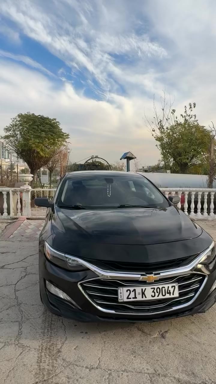 السلام عليكم 
Malibu 2021 
پێش و دوای کەپسە و سەیارەکە دەعمی نییە تەنها ٣ پارجەی ئەمریکای بۆیاخە بەبێ دەعم و معجون
سەیارەکە ماڵی دۆستە و هیچ موسروفی نییە 
مەکینە و گیر و پیش و دواو کارەبای و تەحویل هەموو گیانی بەشرت 
سعري ١١٣ ورقة 
***********
