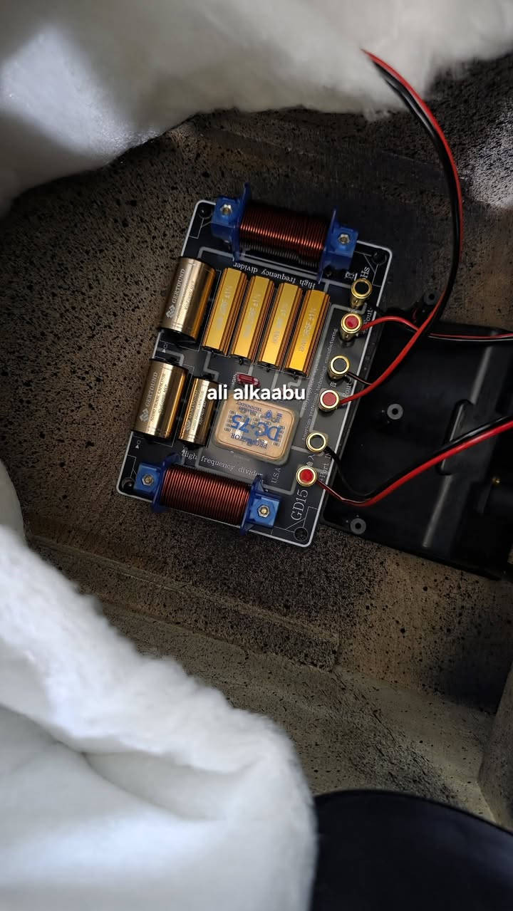 متوفر سماعات 15 انج أعلى فئة
RCF 
EV 900 واط حقيقي
FBT  900 واط حقيقي
متوفر توصيل لجميع المحافظات
***********

